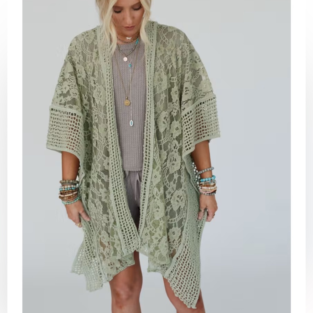 BREEZY FLORAL LACE KIMONO - Picture 6 of 12